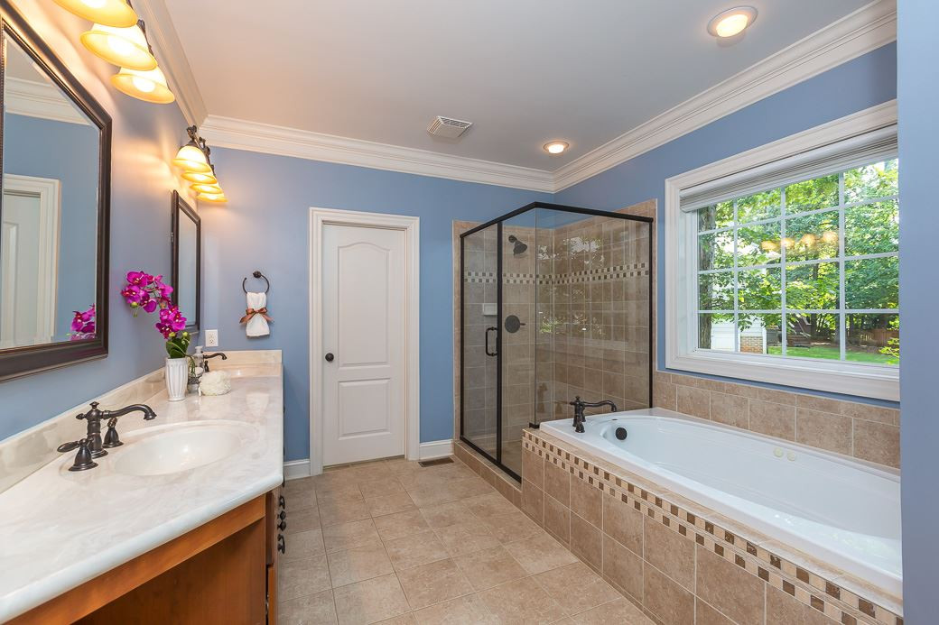 4311 Oakthorne Way Raleigh, NC 27613 - Photo 13 of 24 Photo 14