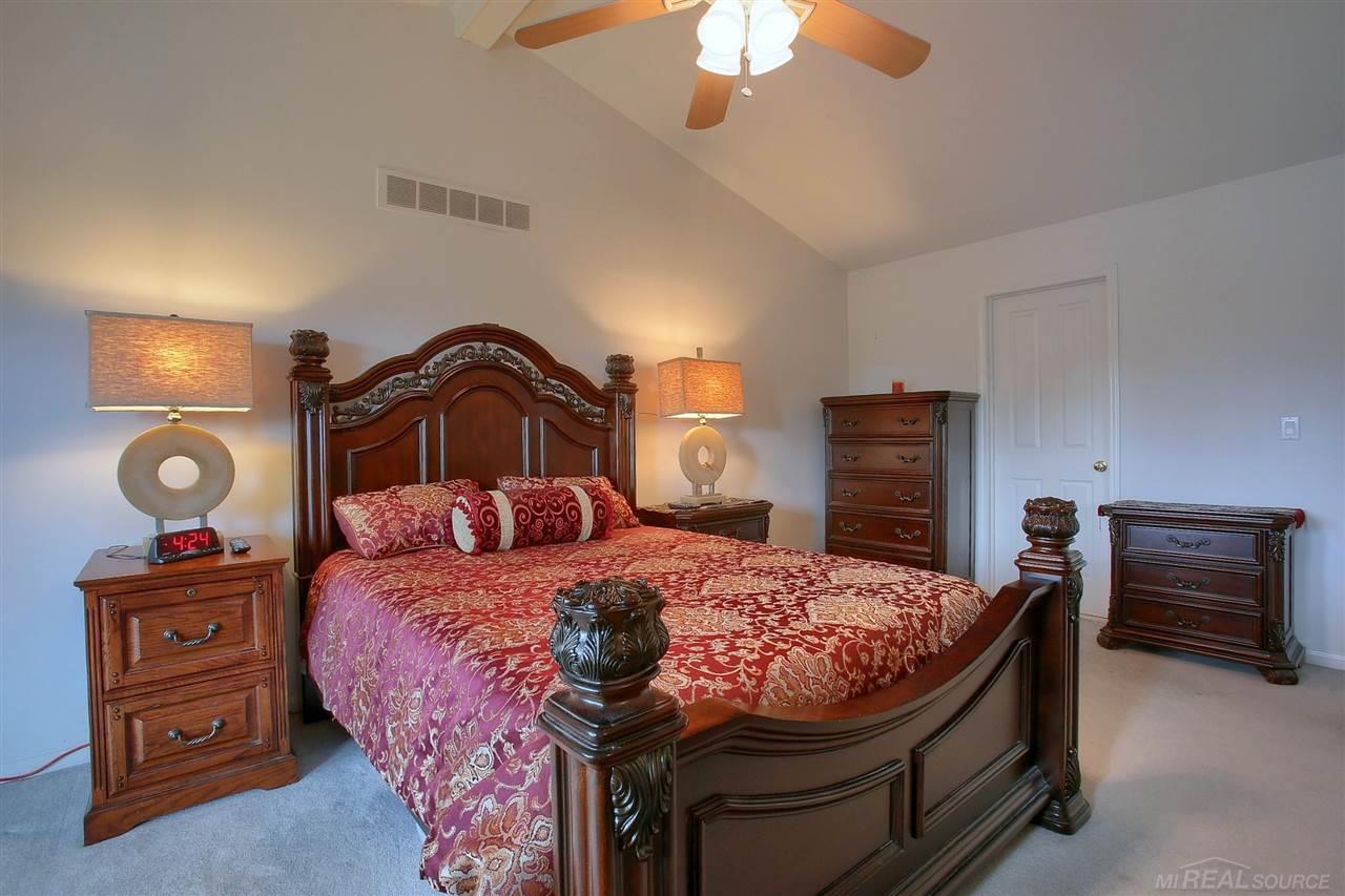 46324 Fairwind Road Macomb, MI 48044 - Photo 20 of 34 50014050-19.JPG