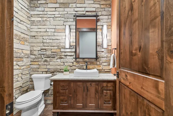 $3,500,000 | 9745 Whistling Valley Road, Lake Elmo, MN 55042