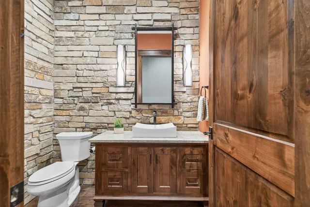 $3,500,000 | 9745 Whistling Valley Road, Lake Elmo, MN 55042