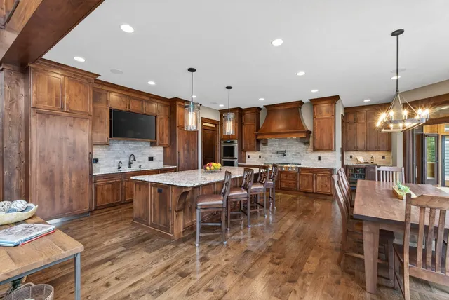 $3,500,000 | 9745 Whistling Valley Road, Lake Elmo, MN 55042