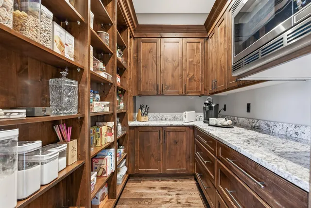 $3,500,000 | 9745 Whistling Valley Road, Lake Elmo, MN 55042