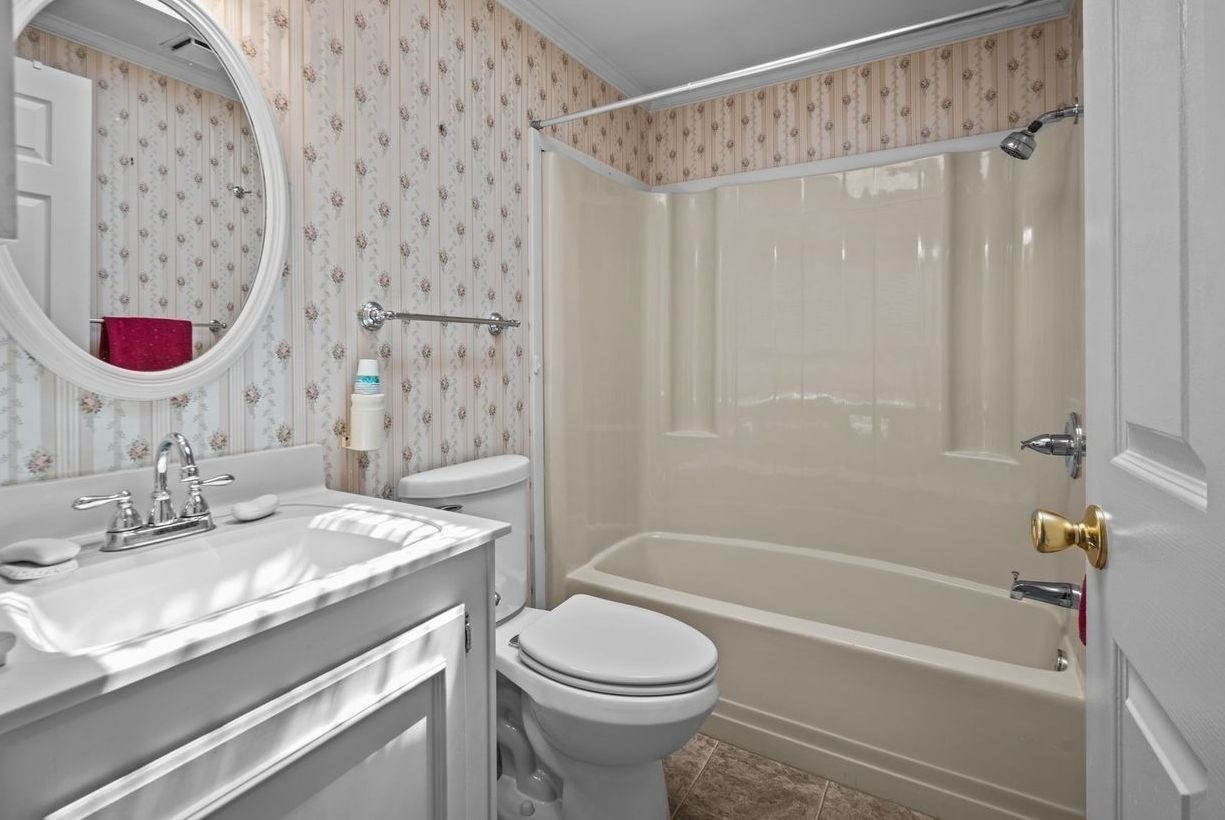 23 Castle Road Attleboro, MA 02703 - Photo 18 of 38 Gallery Image 18