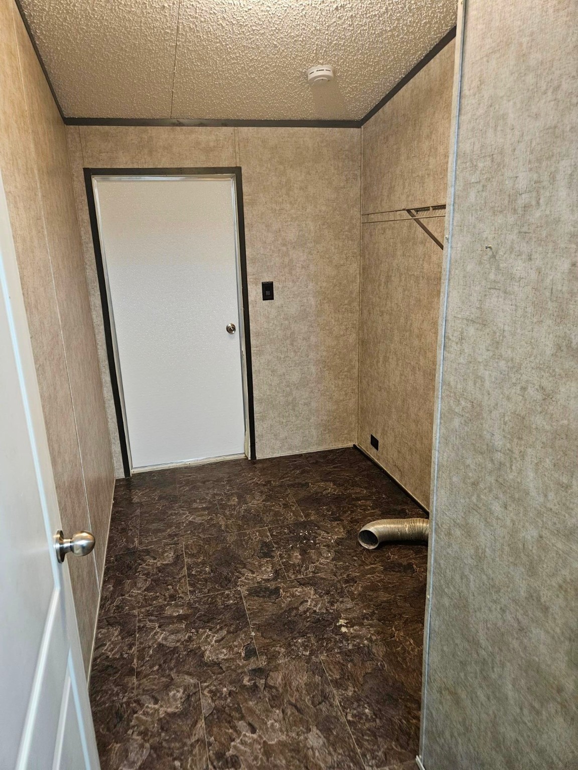 675 5604th Corner Cleveland, TX 77327 - Photo 10 of 13 a bathroom with a shower