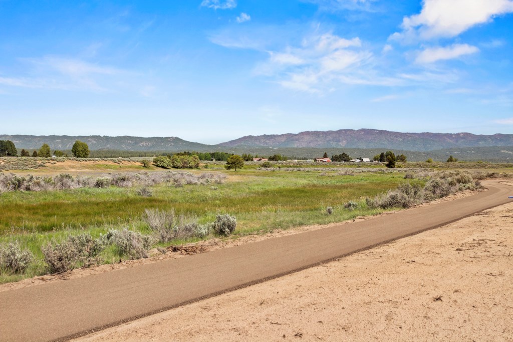 L7-b2 L7-b2 River, Unit 7 Cascade, ID 83611 - Photo 2 of 9 Pathway Leading to Payette River