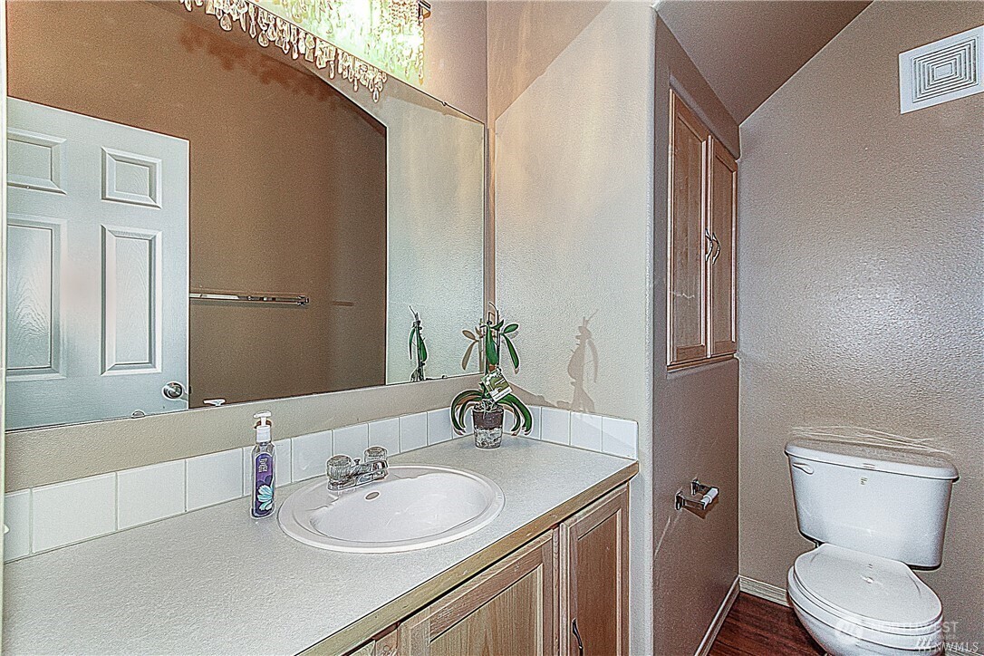 2422 Stafford Way Bothell, WA 98012 - Photo 10 of 18