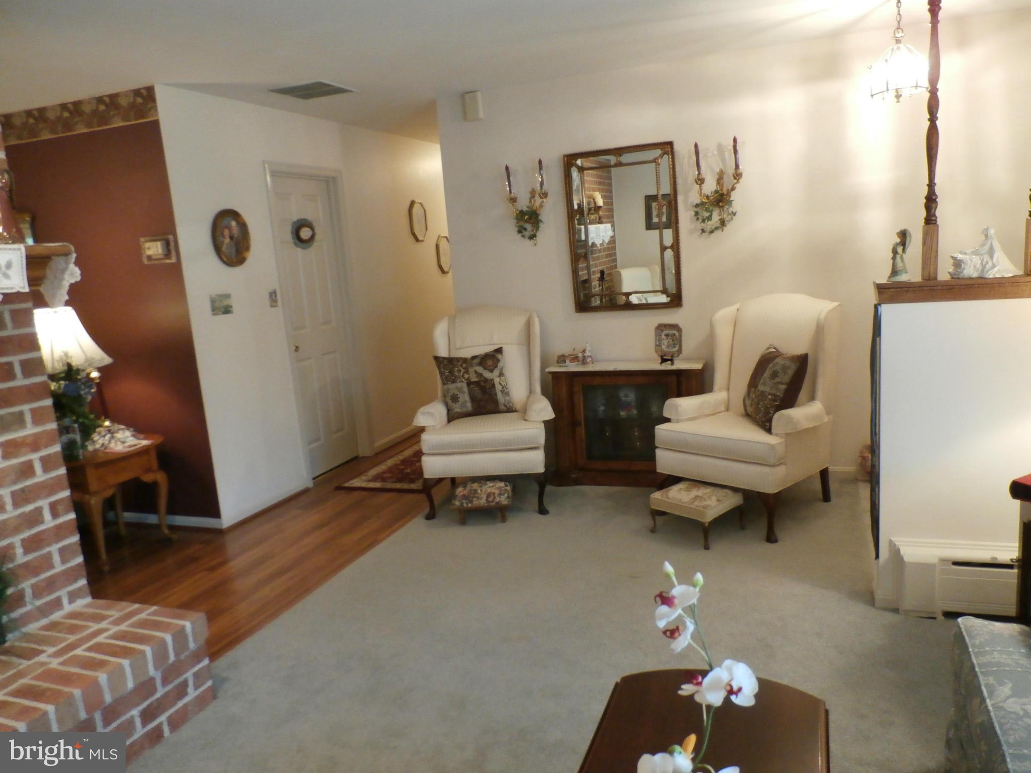 4524 Hydes Road Baldwin, MD 21013 - Photo 7 of 25 Living Room