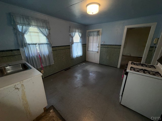 418 Roberts Street Rome, NY 13440 - Photo 9 of 33
