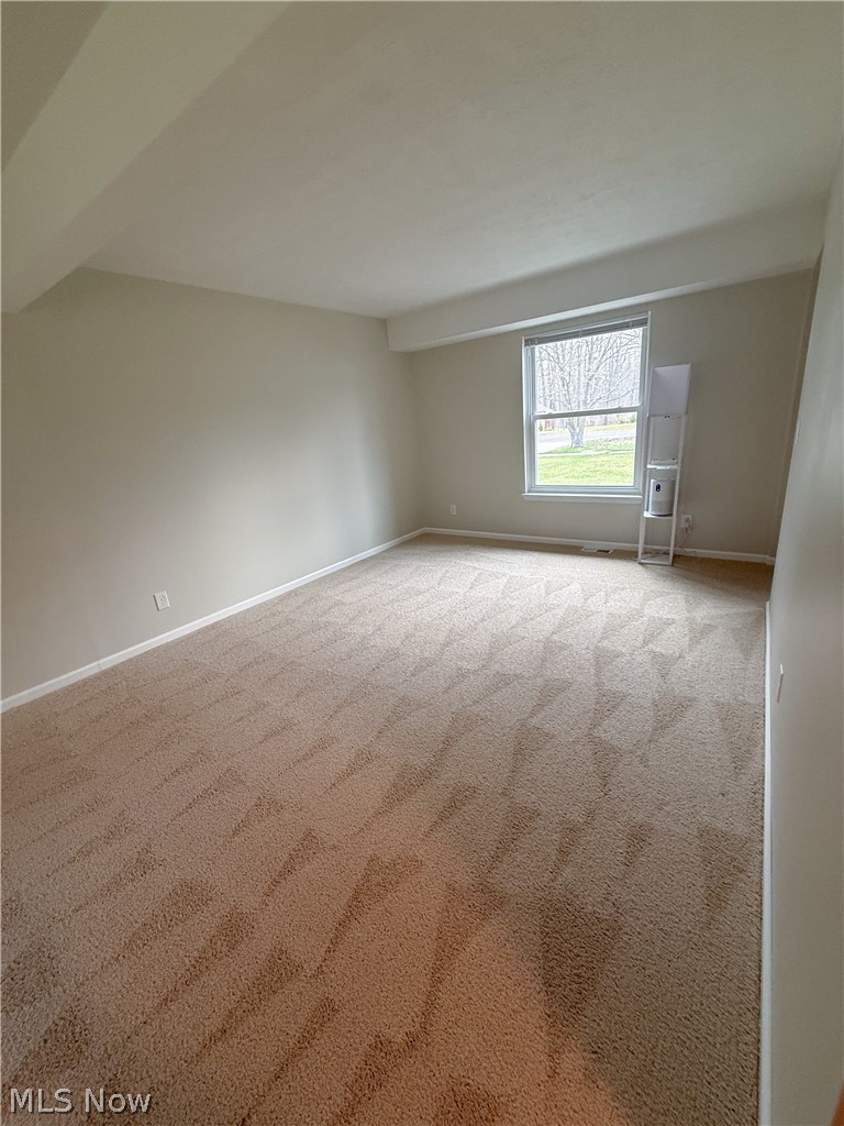 8552 Usher Road Olmsted Falls, OH 44138 - Photo 4 of 27 lliving room