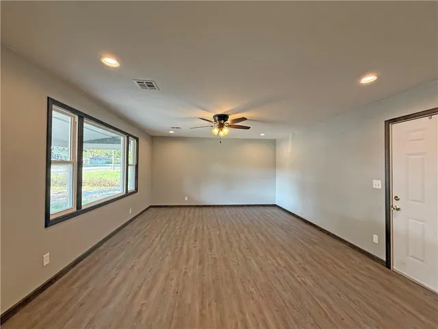 $139,900 | 1422 North Ash Street, Nevada, MO 64772