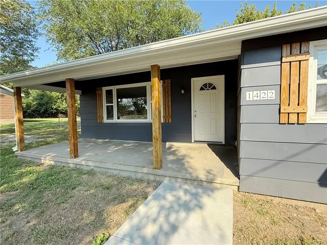$139,900 | 1422 North Ash Street, Nevada, MO 64772