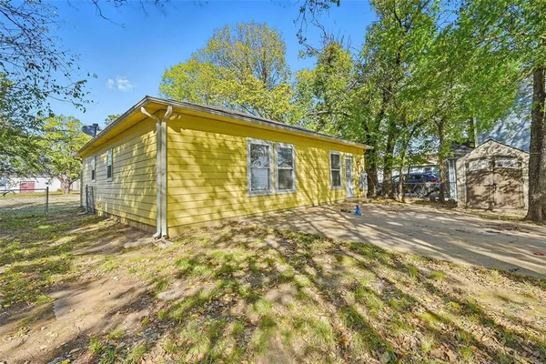 $1,500 | 728 West Walker Street, Denison, TX 75020