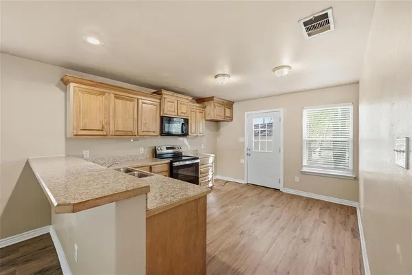 $1,500 | 728 West Walker Street, Denison, TX 75020