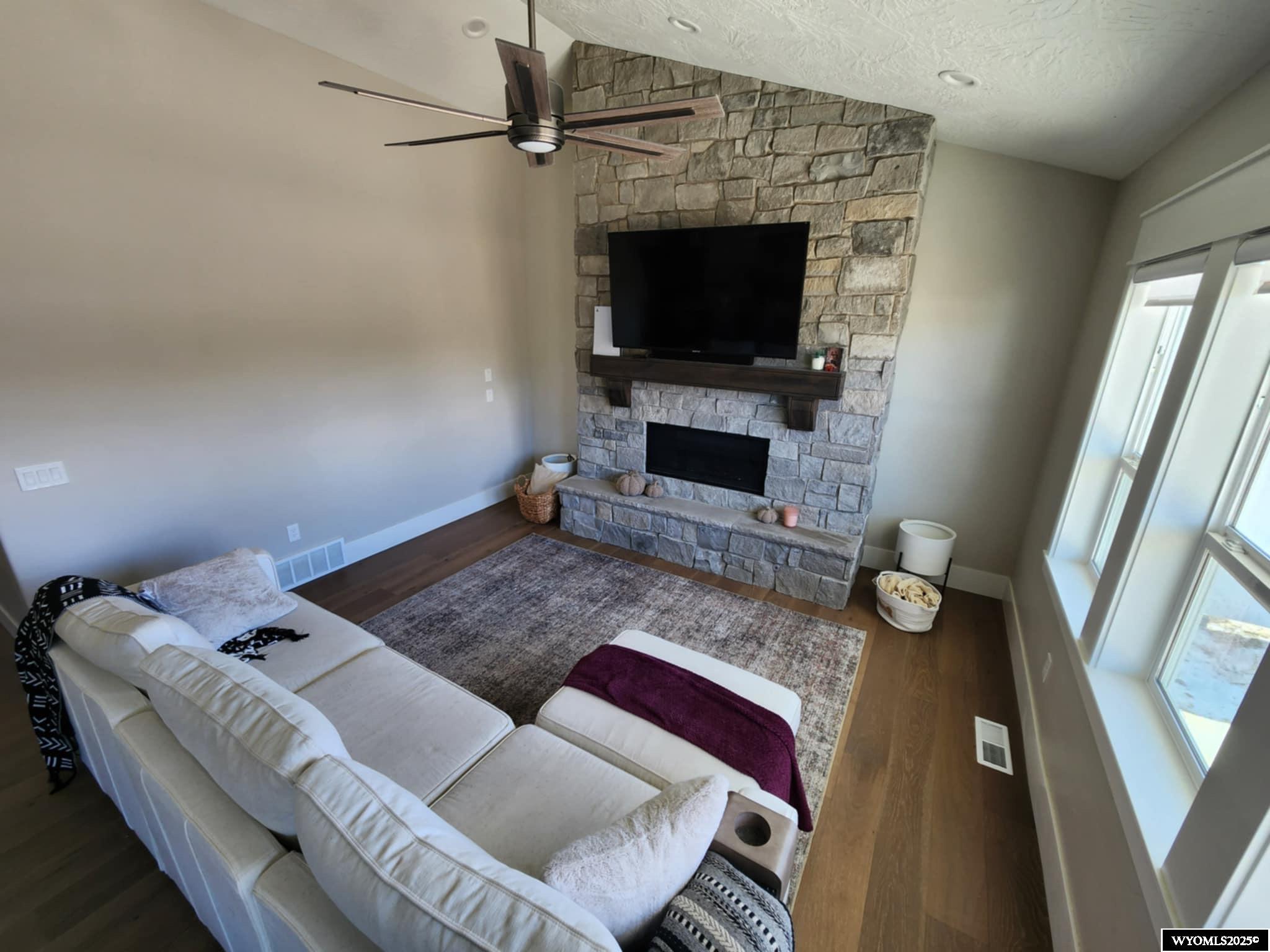 1128 Winchester Boulevard Rock Springs, WY 82901 - Photo 10 of 33