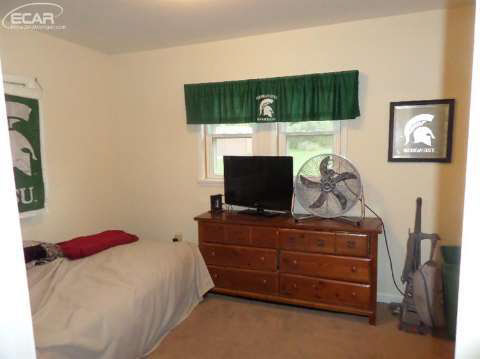 1088 East Lake Road Clio, MI 48420 - Photo 9 of 19 20449972-8.JPG