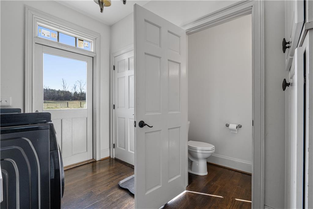 31 Duck Pond Road Roopville, GA 30170 - Photo 133 of 136 a bathroom with a toilet and a sink