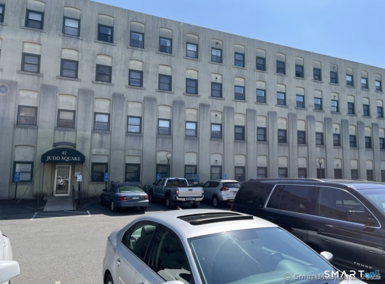 137 Judd Square, Unit 137 Wallingford, CT 06492 - Photo 2 of 13