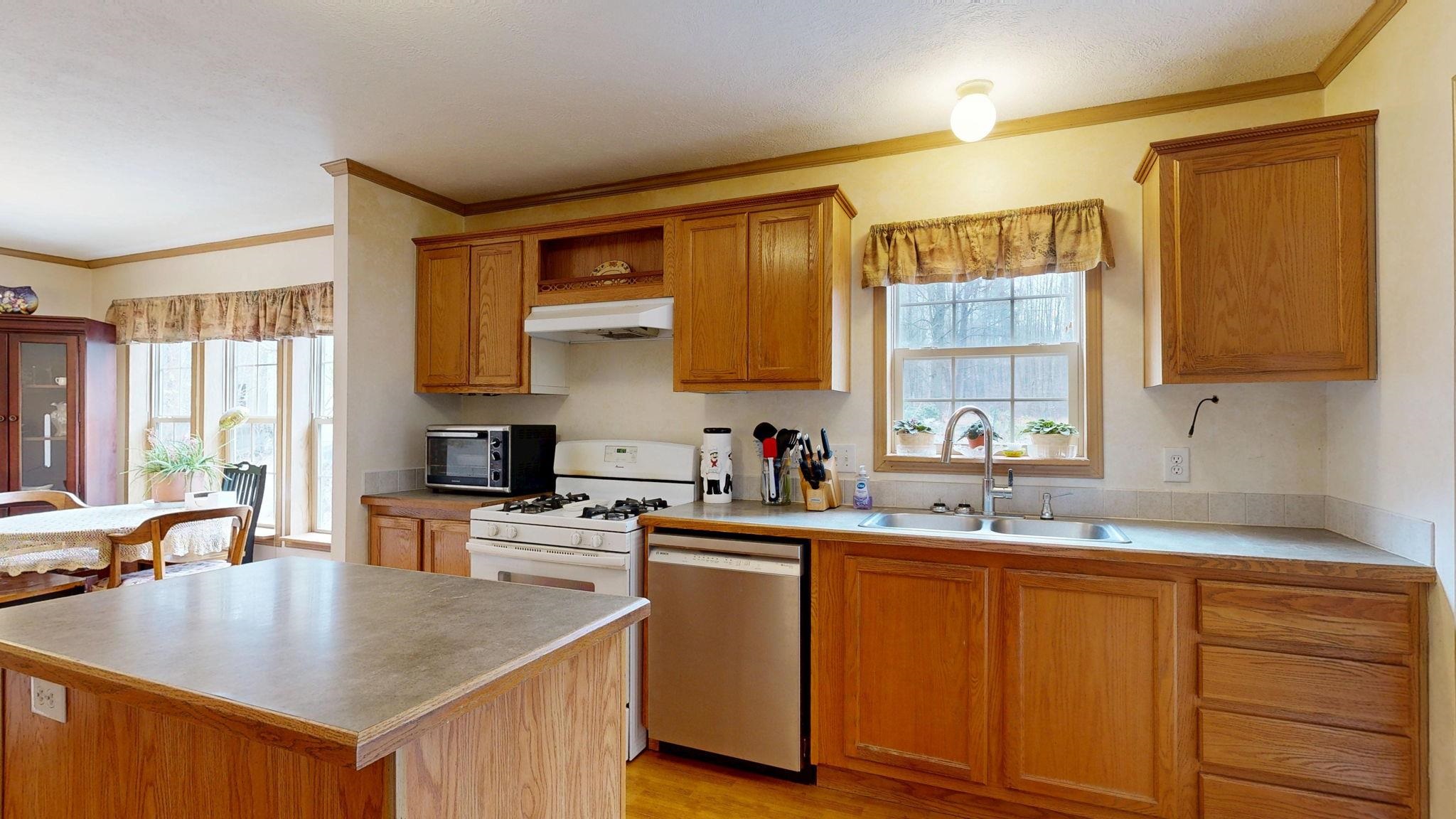 6524 Edgar Road Vestaburg, MI 48891 - Photo 12 of 49 1940669-8c44ffbc-eb2e-4223-8f57-fea31e4e407d.JPG