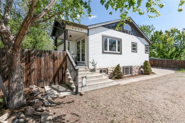 $675,000 | 9525 West 11th Avenue, Lakewood, CO 80215