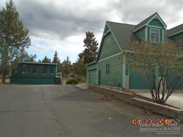 63554 Overtree Road Bend, OR 97701 - Photo 4 of 25 Gallery Image 4