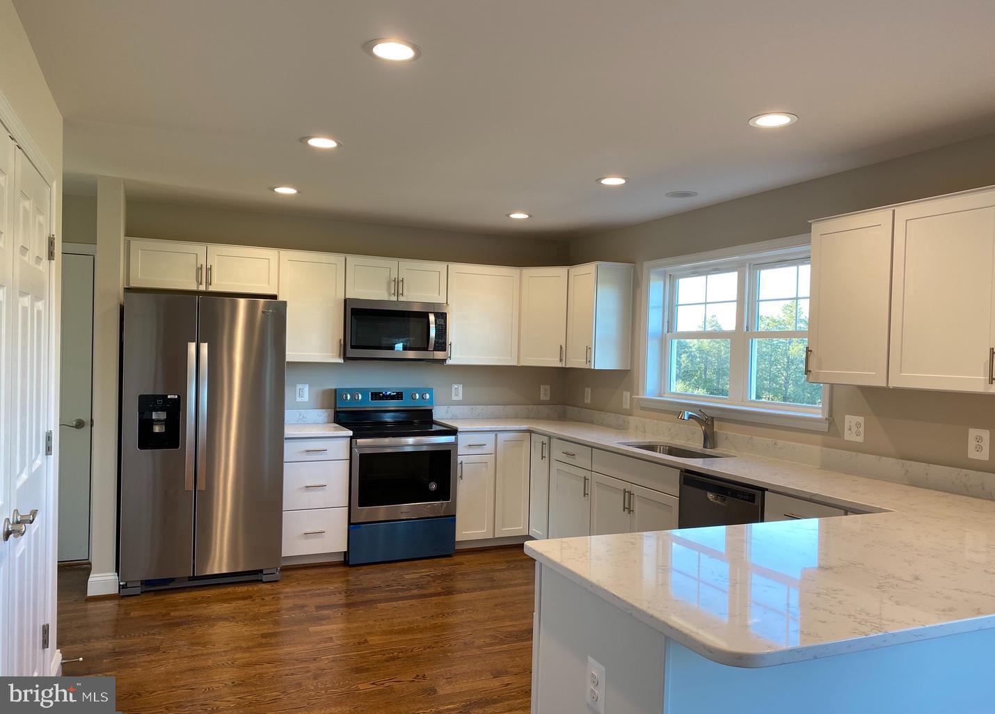 Rockland Road, Front Royal, VA 22630 Compass