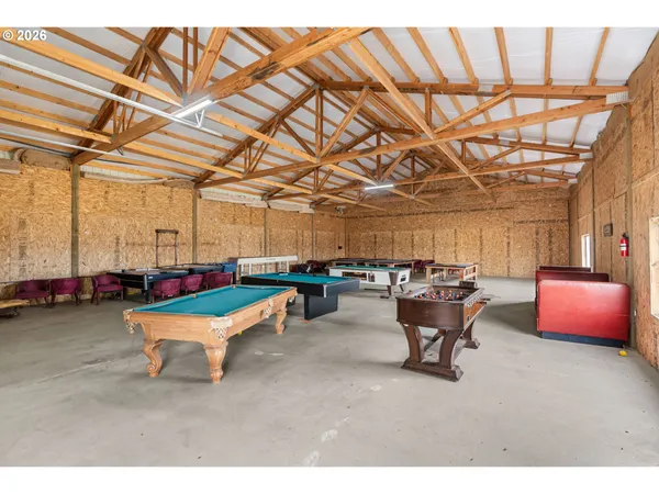 view of an outdoor space and yard