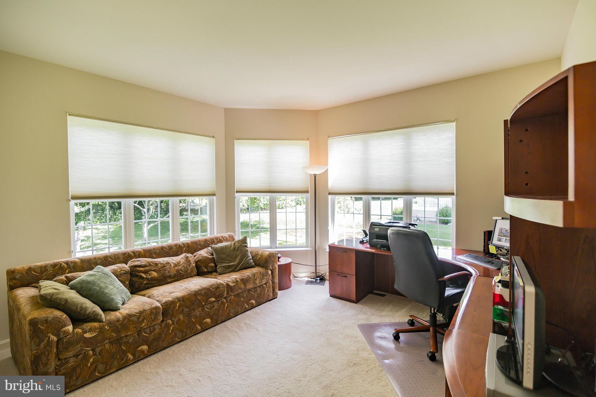 18014 Coachmans Road Germantown, MD 20874 - Photo 16 of 30 First floor office