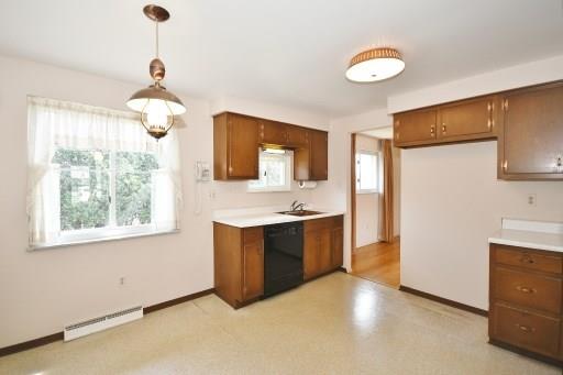 668 Ridgefield Avenue Pittsburgh, PA 15216 - Photo 11 of 24