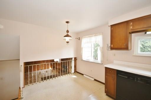 668 Ridgefield Avenue Pittsburgh, PA 15216 - Photo 13 of 24