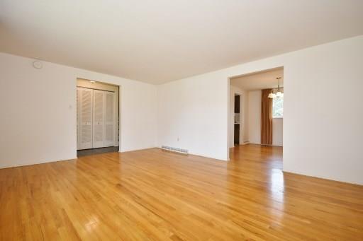 668 Ridgefield Avenue Pittsburgh, PA 15216 - Photo 8 of 24