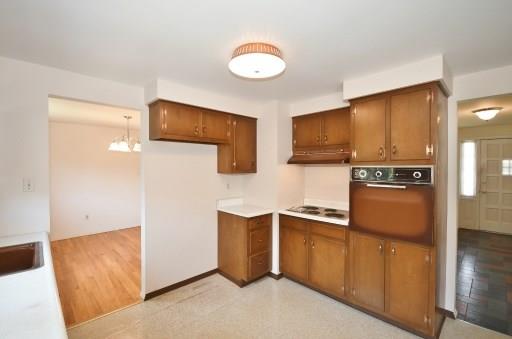 668 Ridgefield Avenue Pittsburgh, PA 15216 - Photo 10 of 24