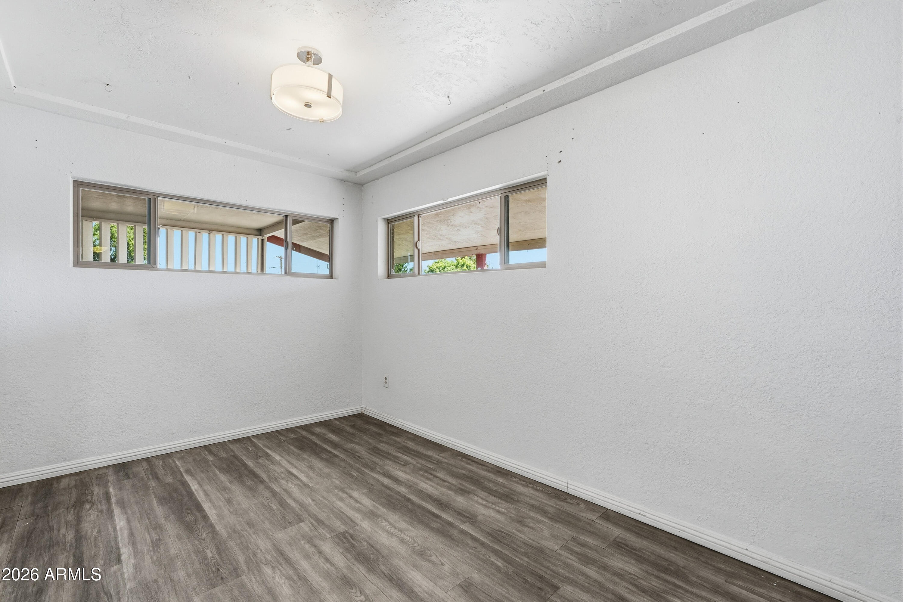 101 West Harwell Rd. Phoenix, AZ 85041 - Photo 8 of 20 009_ListerPros