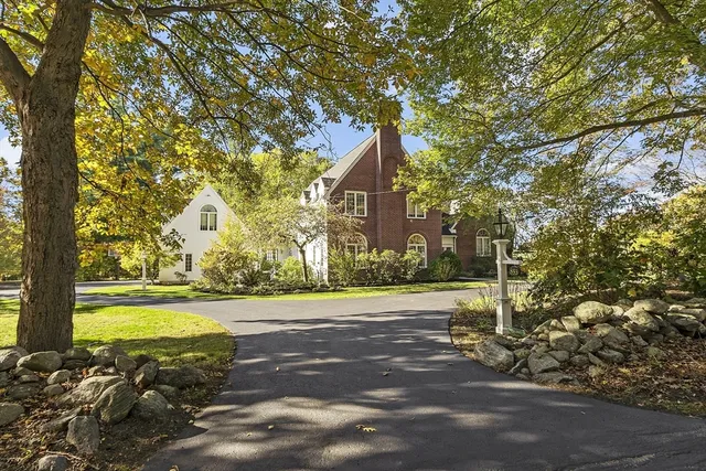 $2,298,000 | 853 Strawberry Hill Road, Concord, MA 01742