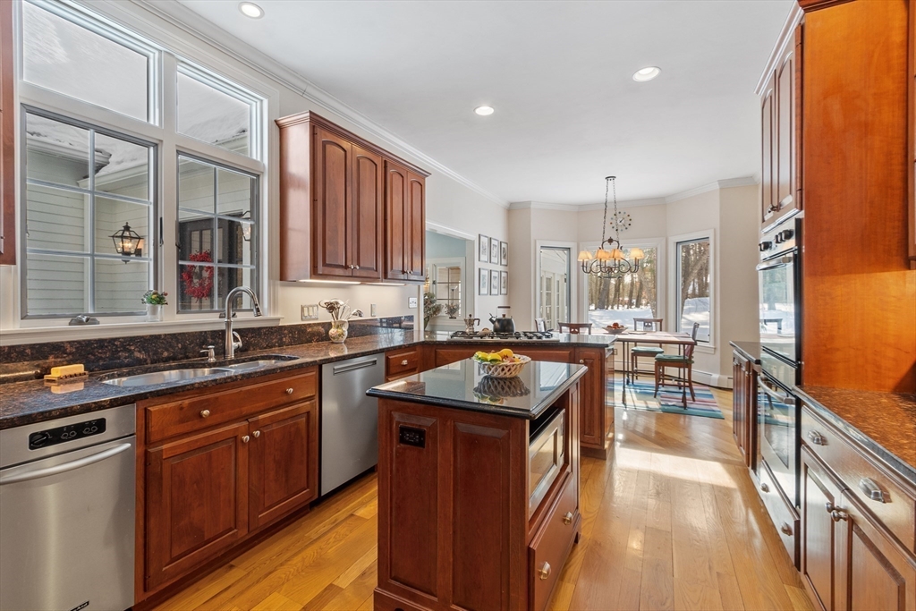 853 Strawberry Hill Road Concord, MA 01742 - Photo 17 of 42