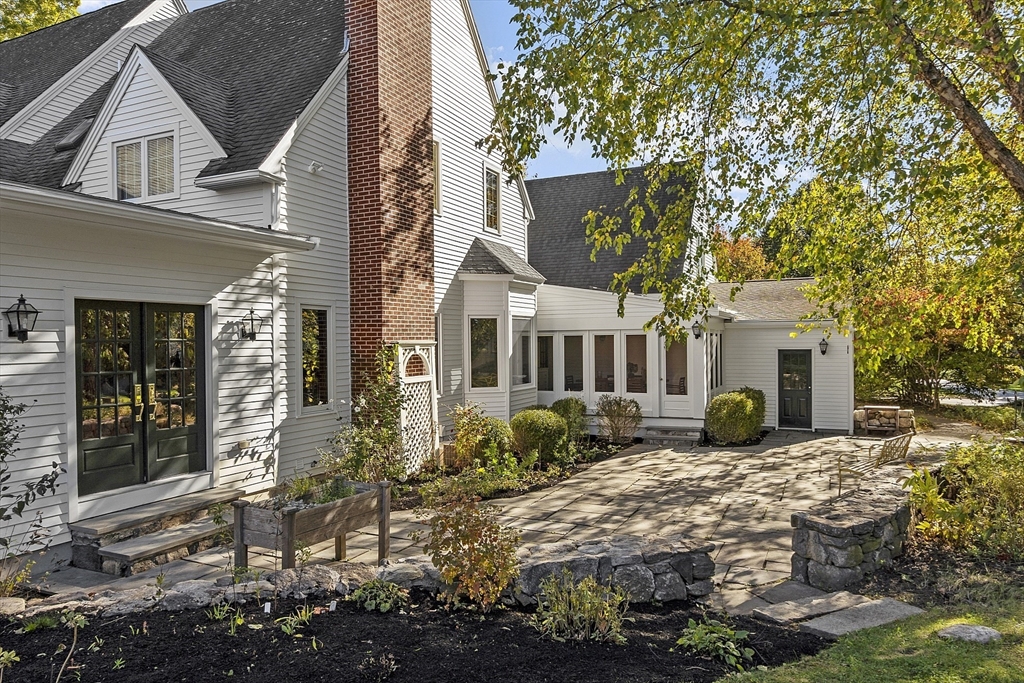 853 Strawberry Hill Road Concord, MA 01742 - Photo 7 of 42