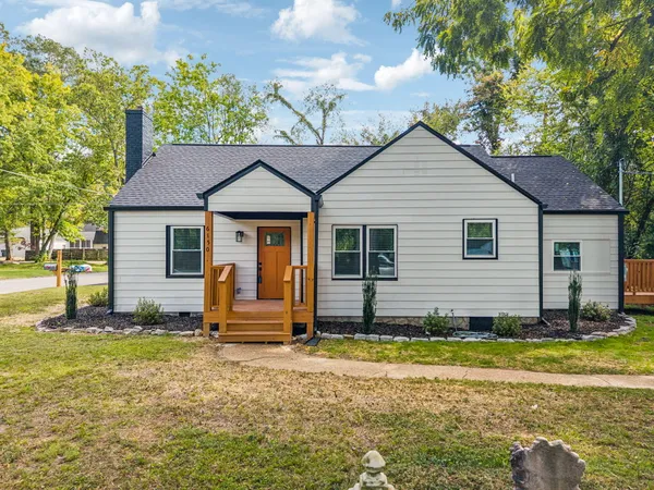 $377,900 | 6150 East Brainerd Road, Chattanooga, TN 37421