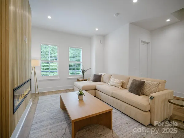 $854,000 | 2516 Park Rose Lane, Unit 15, Charlotte, NC 28204
