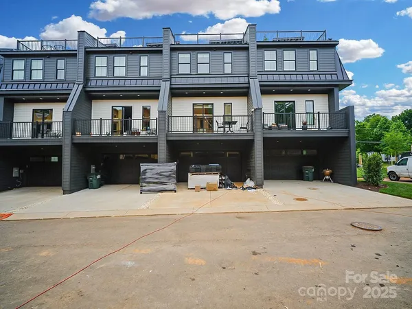 $854,000 | 2516 Park Rose Lane, Unit 15, Charlotte, NC 28204