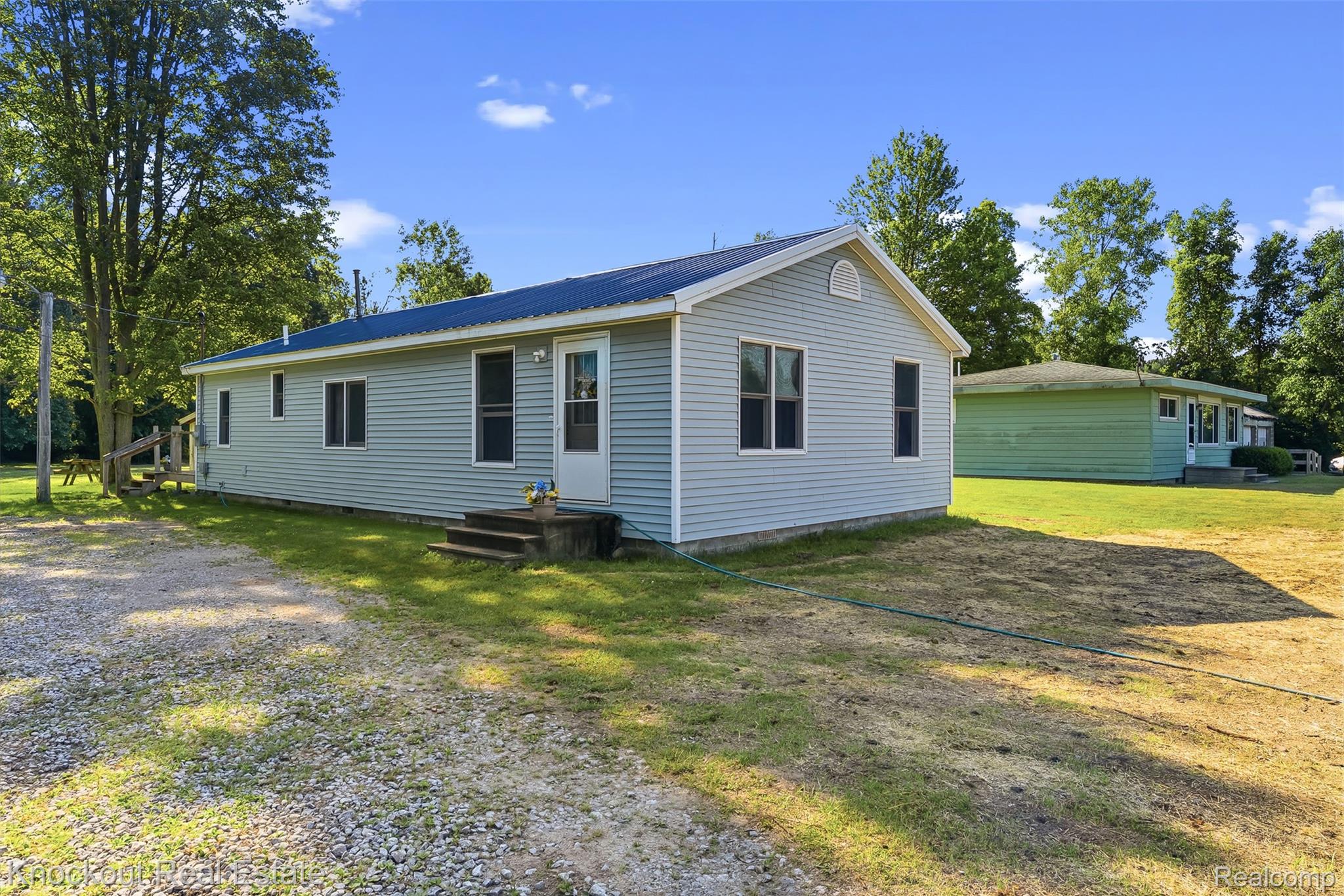 12845 Bueche Road Burt, MI 48417 - Photo 2 of 28 4_dsc03311.jpg