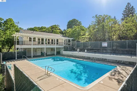 $810,000 | 471 Ridgeview Drive, Pleasant Hill, CA 94523