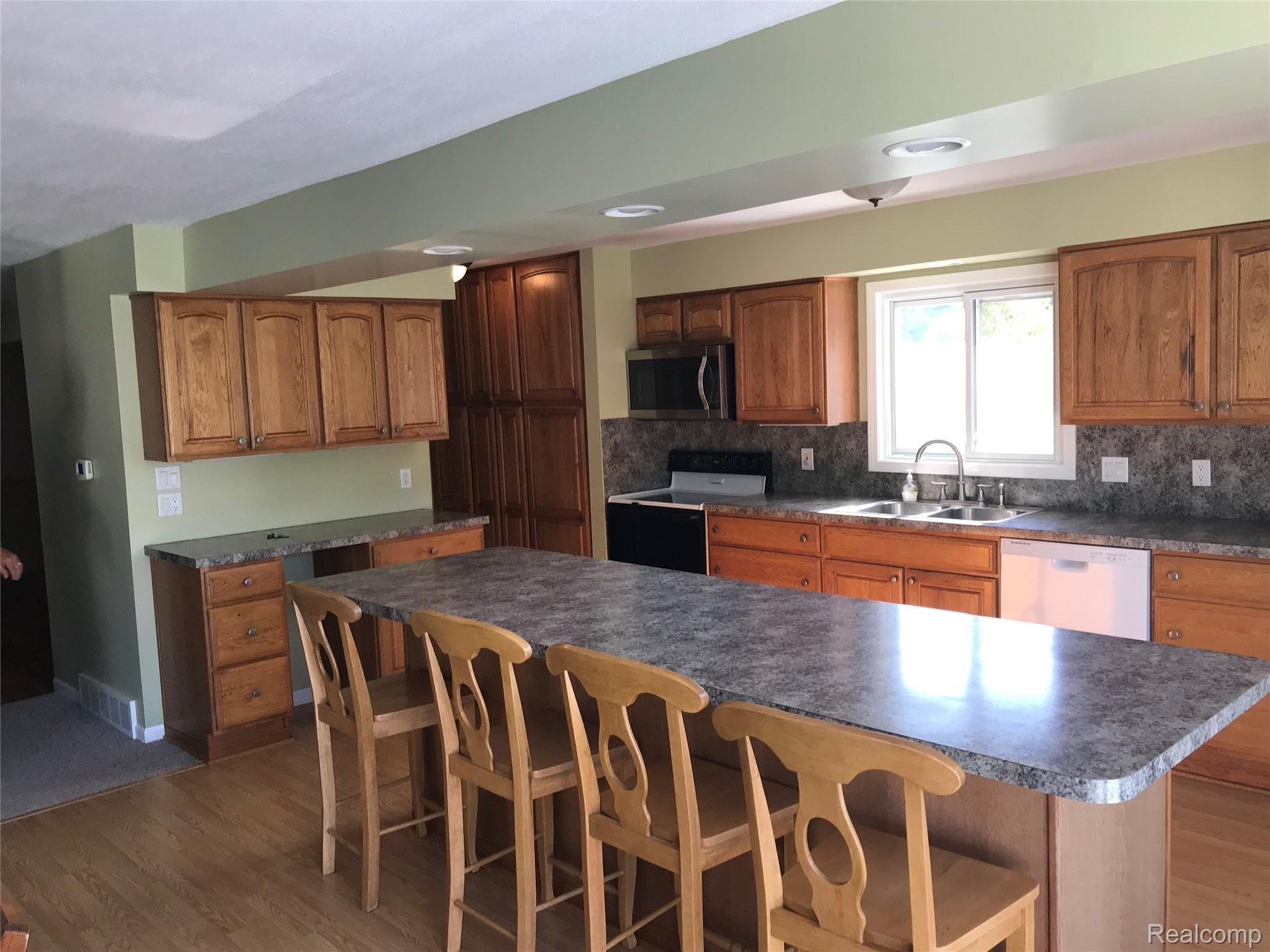 5962 West Oregon Road Lapeer, MI 48446 - Photo 10 of 22 IMG_0245.jpg