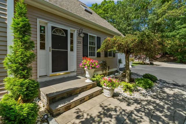 $759,900 | 306 Trotting Park Road, East Falmouth, MA 02536