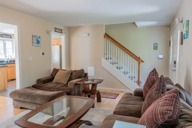 $715,000 | 2 Alex Court, Somersworth, NH 03878