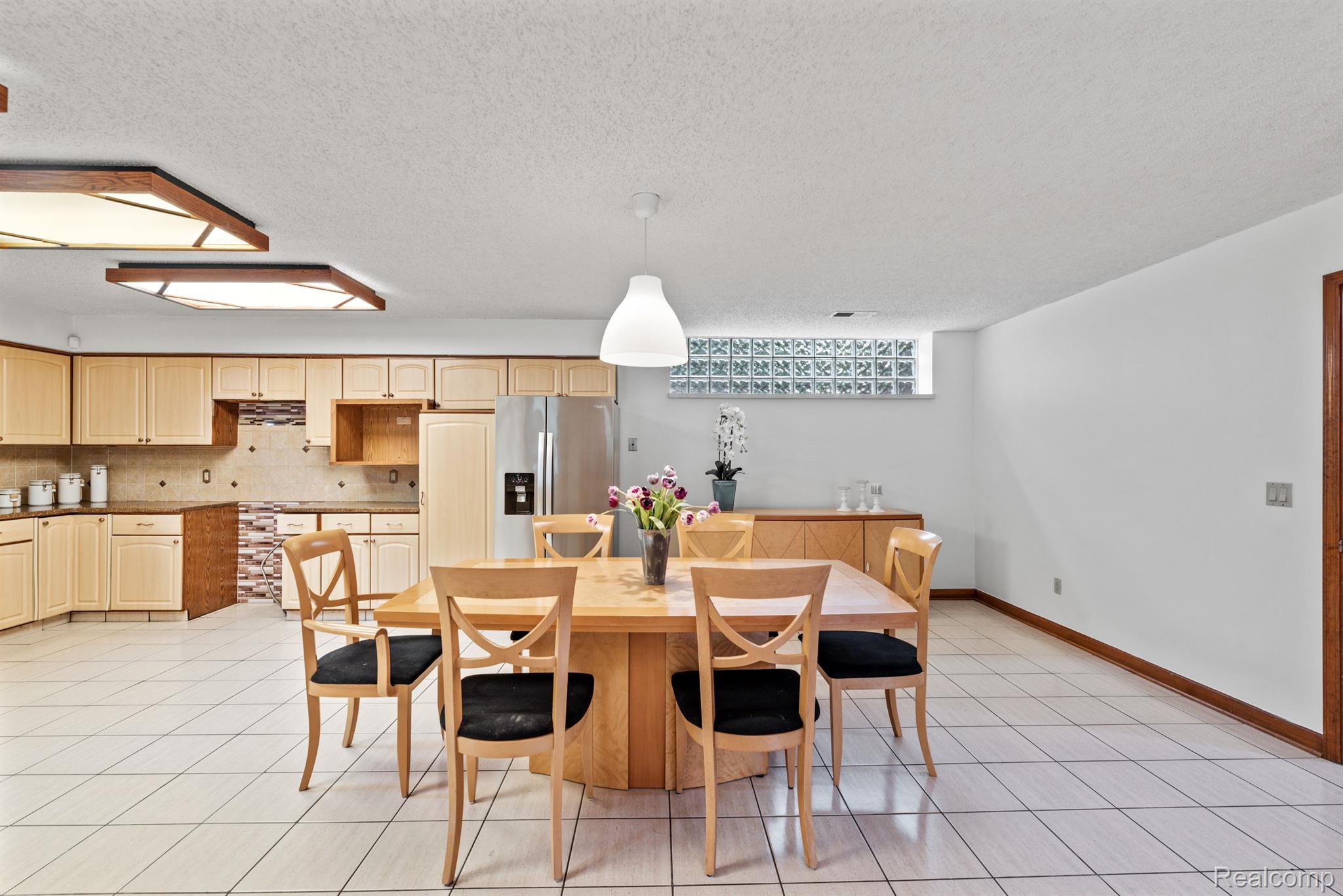 24660 Power Road Farmington, MI 48336 - Photo 20 of 26 Kitchen