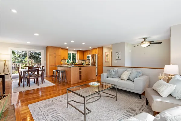 $924,900 | 601 220th Street Southwest, Bothell, WA 98021