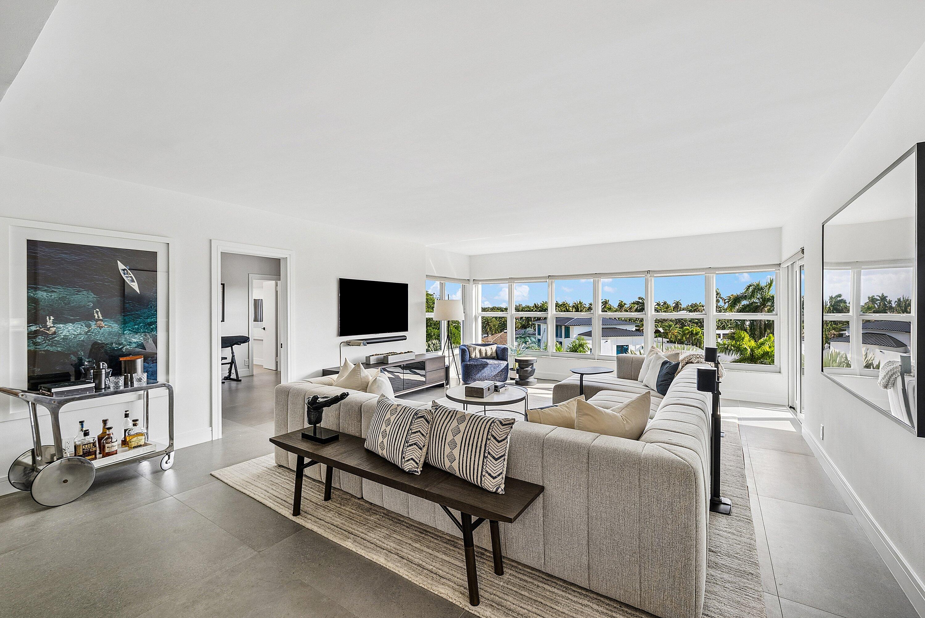 1000 Lowry Street, Unit 5D Delray Beach, FL 33483 - Photo 1 of 31 Living Room