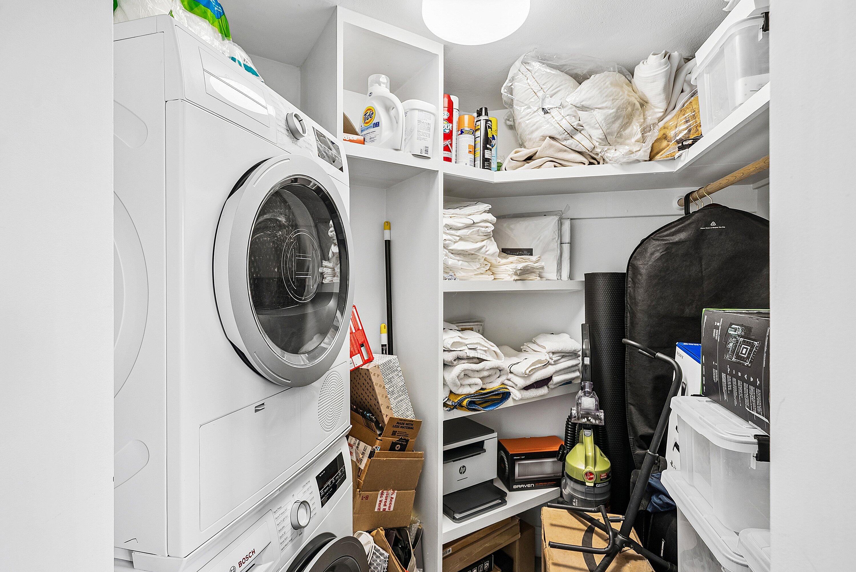 1000 Lowry Street, Unit 5D Delray Beach, FL 33483 - Photo 20 of 31 Laundry