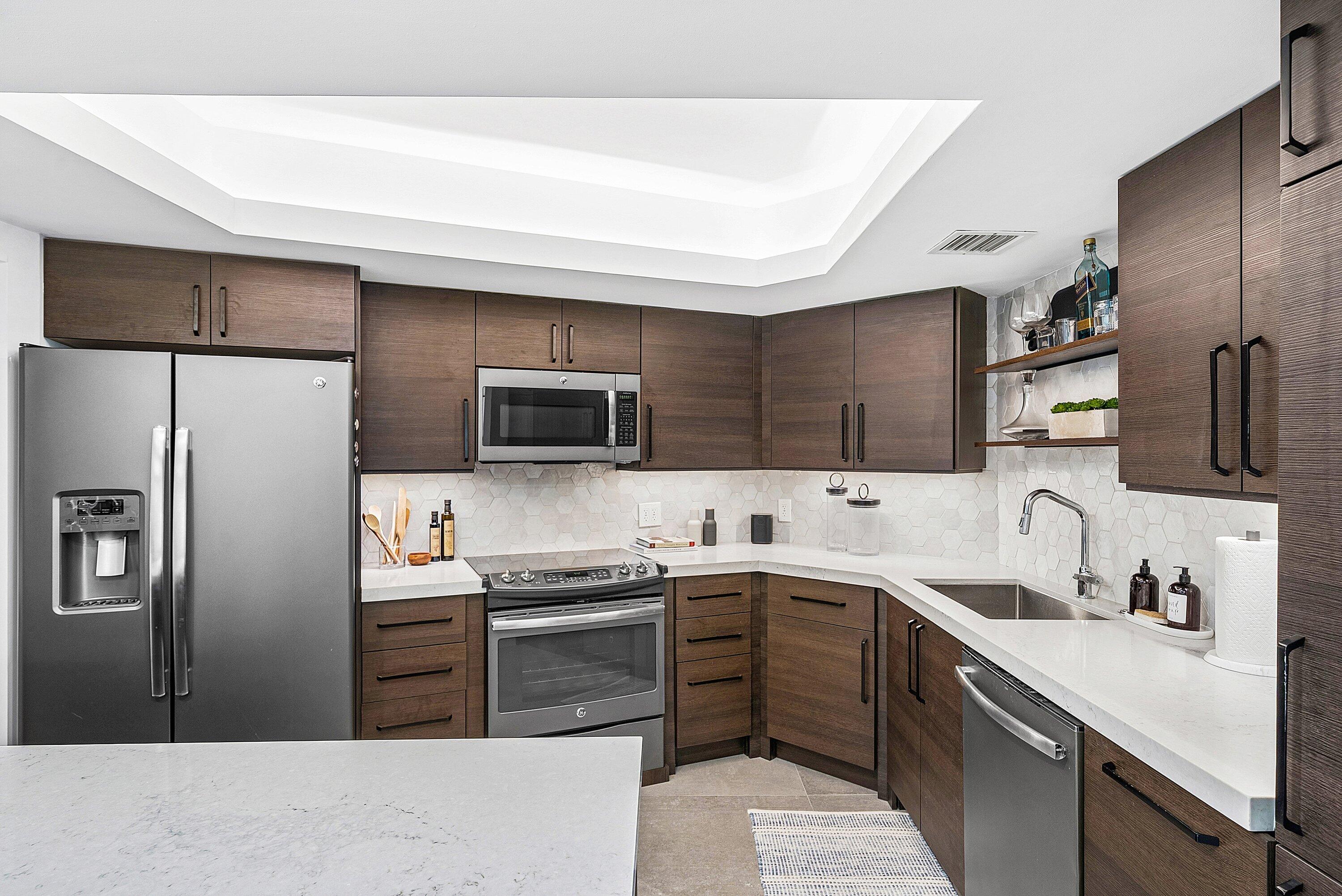 1000 Lowry Street, Unit 5D Delray Beach, FL 33483 - Photo 9 of 31 kitchen