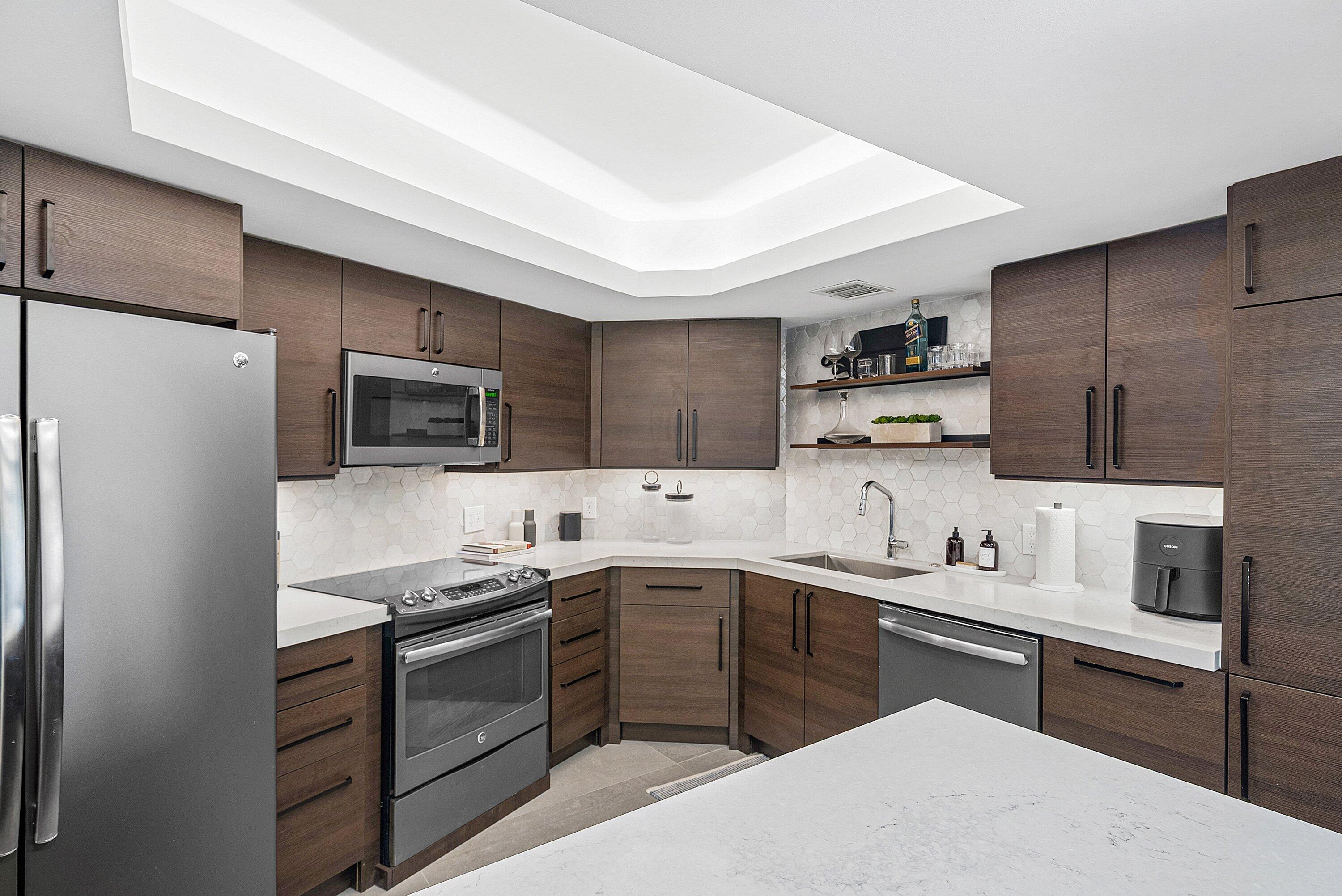 1000 Lowry Street, Unit 5D Delray Beach, FL 33483 - Photo 10 of 31 kitchen