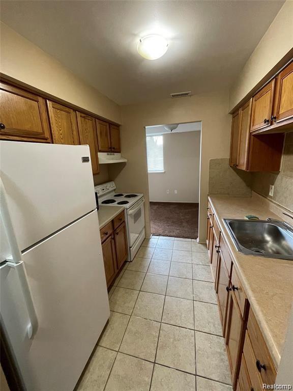 30056 West 12 Mile Road, Unit 73 Farmington, MI 48334 - Photo 3 of 9
